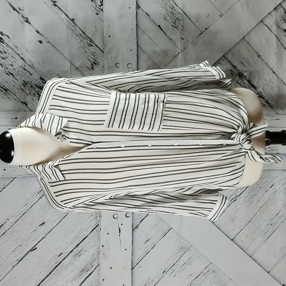 Vixbe Tie Front Button Down Shirt